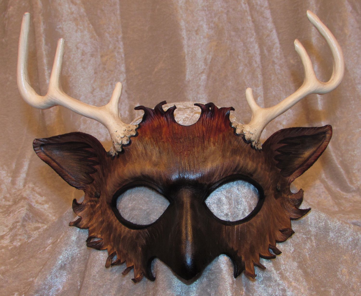 Deer colored Cernunnos mask.