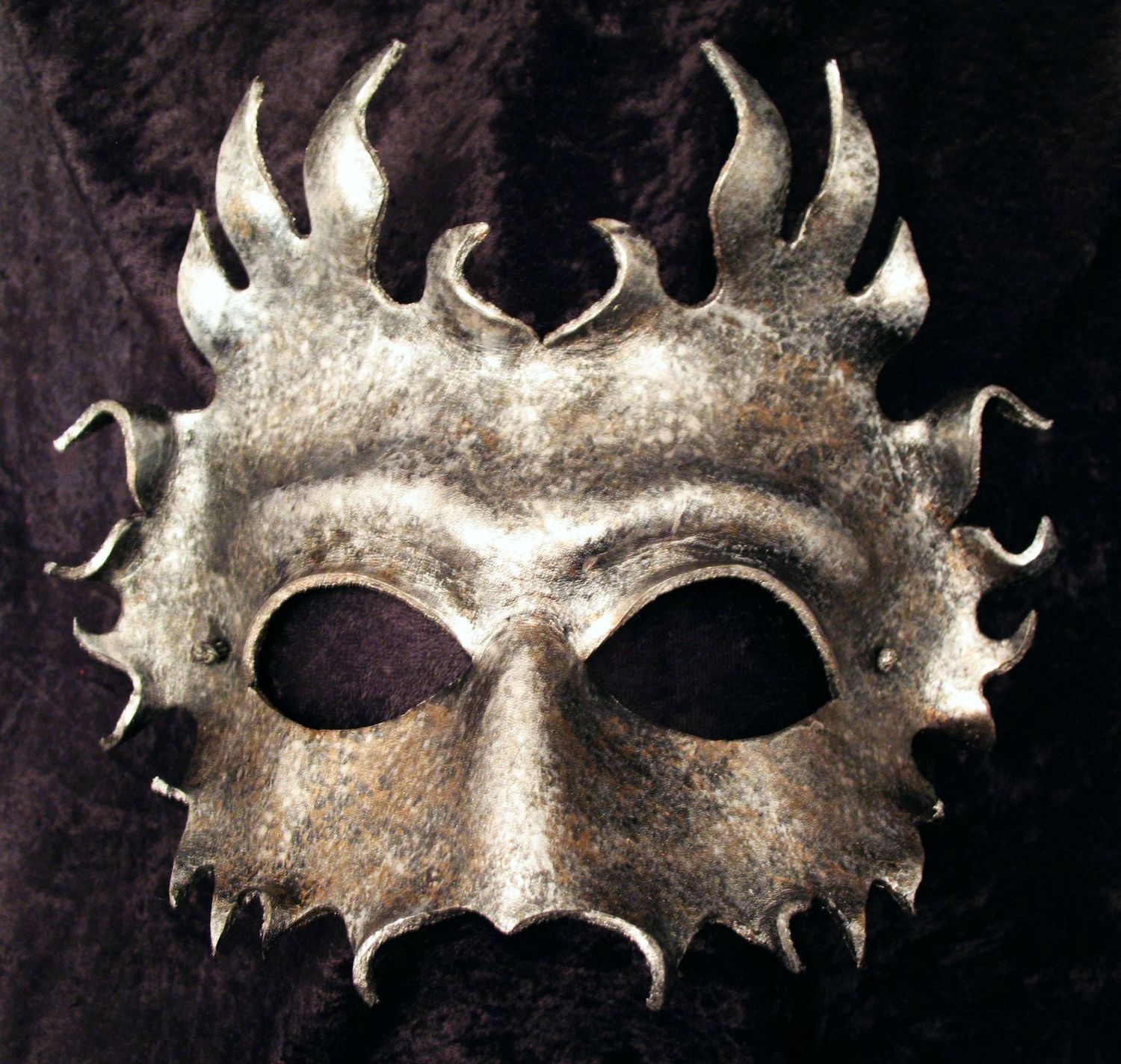 Silver Herne mask.